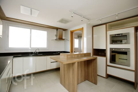 Image 9 - 256897